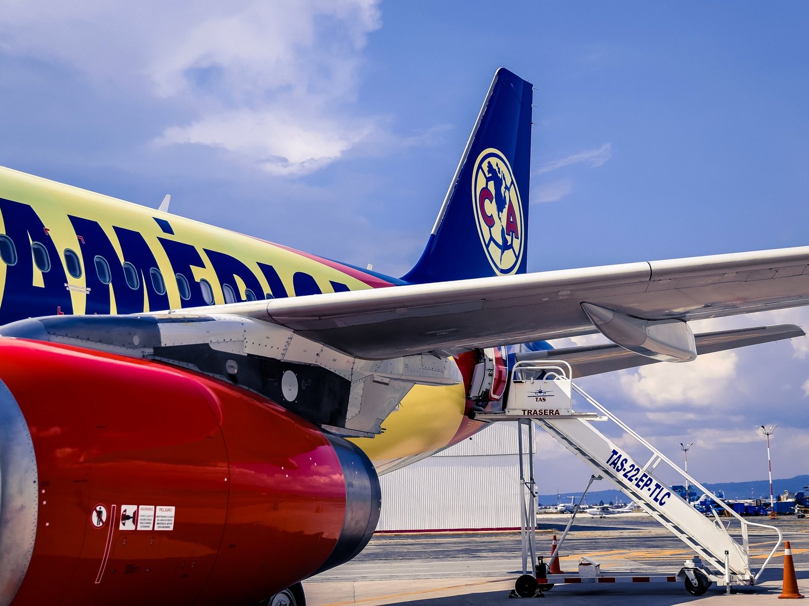 el avión que trasladaba al plantel tuvo que realizar un aterrizaje de emergencia en Miami