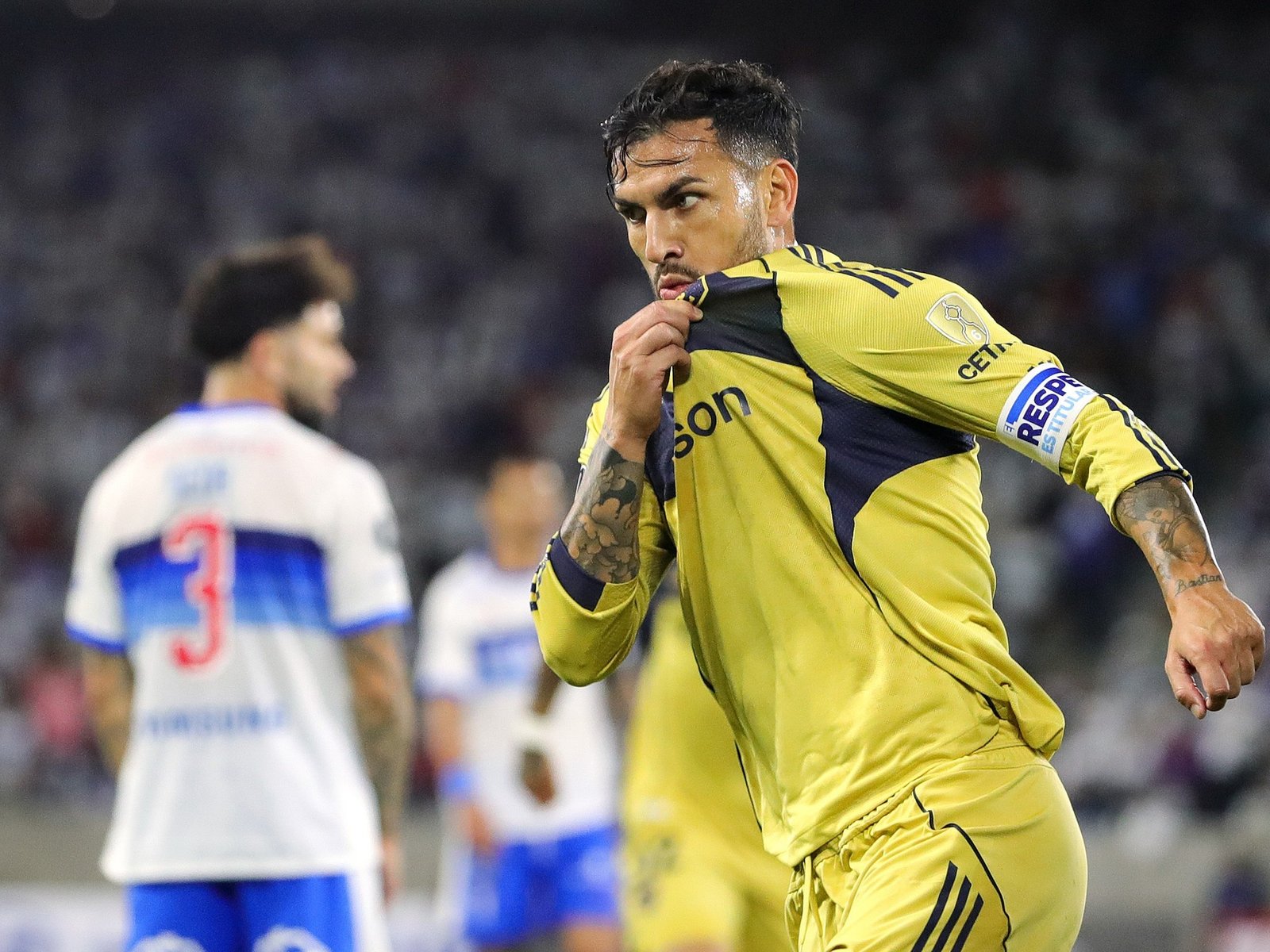 empujones, amarilla y un golazo a los 15 minutos para alegría de Boca