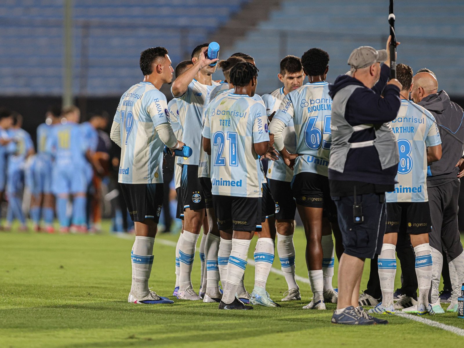 entre la excusa sanitaria y el negocio del espectáculo, la regla que fragmenta el juego y altera a los hinchas