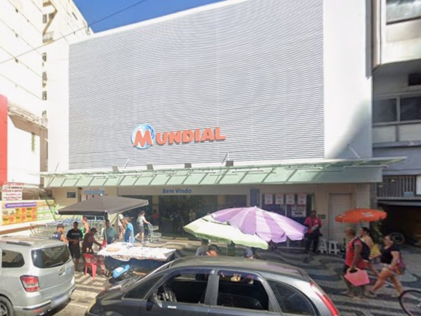 insultó a una trabajadora de app en la fila del supermercado