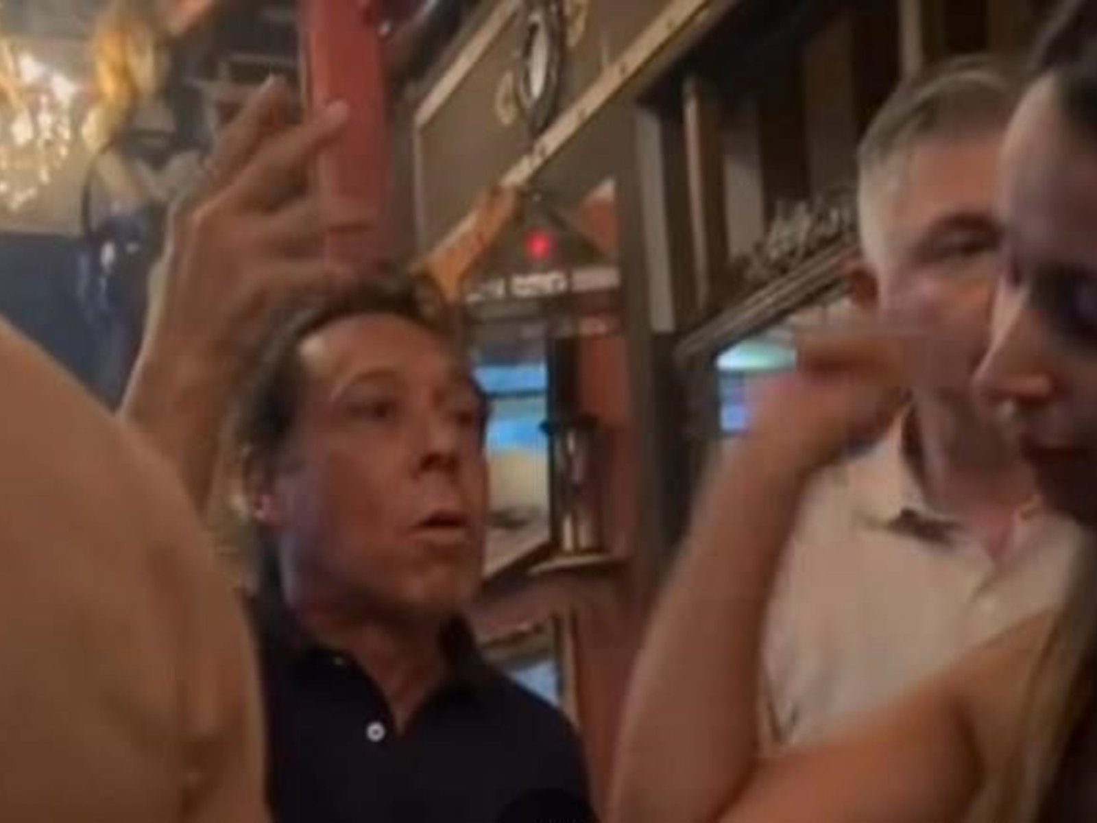 la desenfrenada vida del padre de Agostina Páez, la abogada de los gestos racistas en Brasil