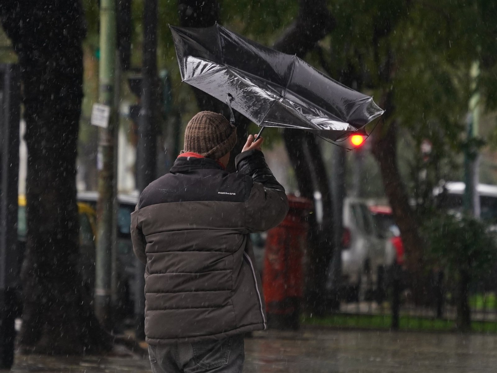 la mínima bajará a los 7 grados y hay alerta por vientos fuertes en la Ciudad de Buenos Aires y nueve provincias