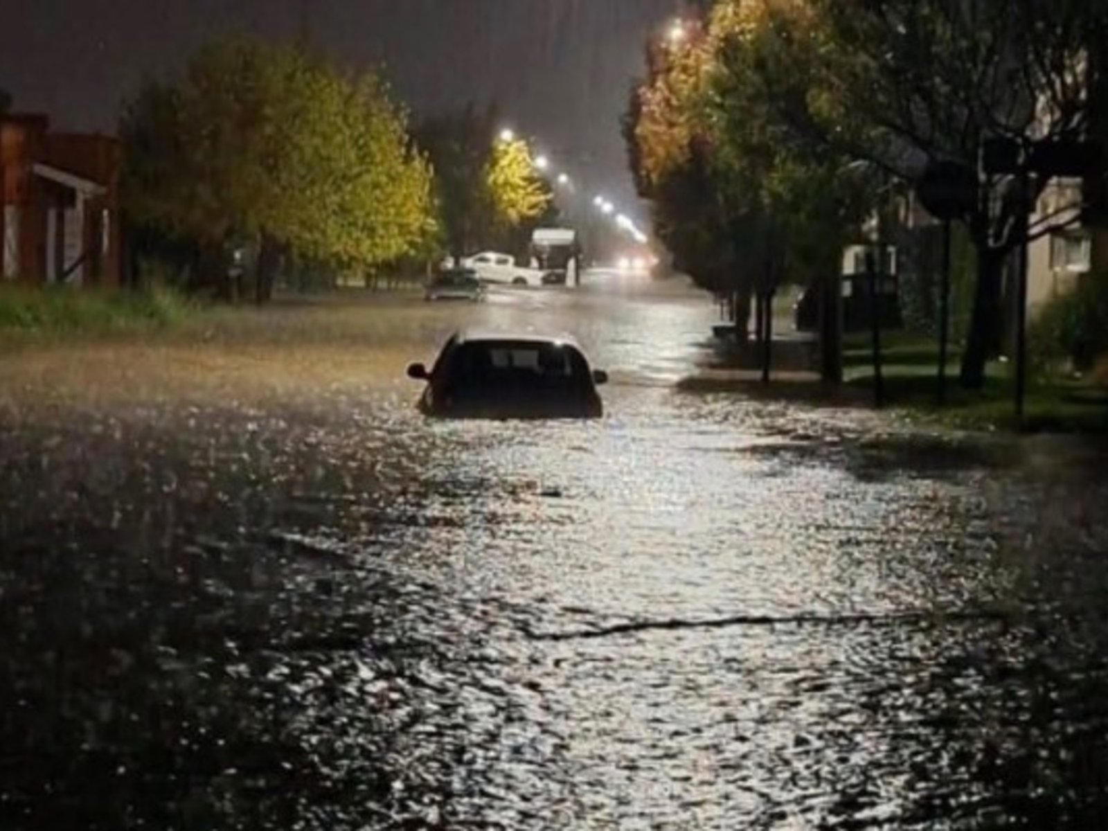 más de 100 milímetros de agua, caos e inundación en el casco urbano