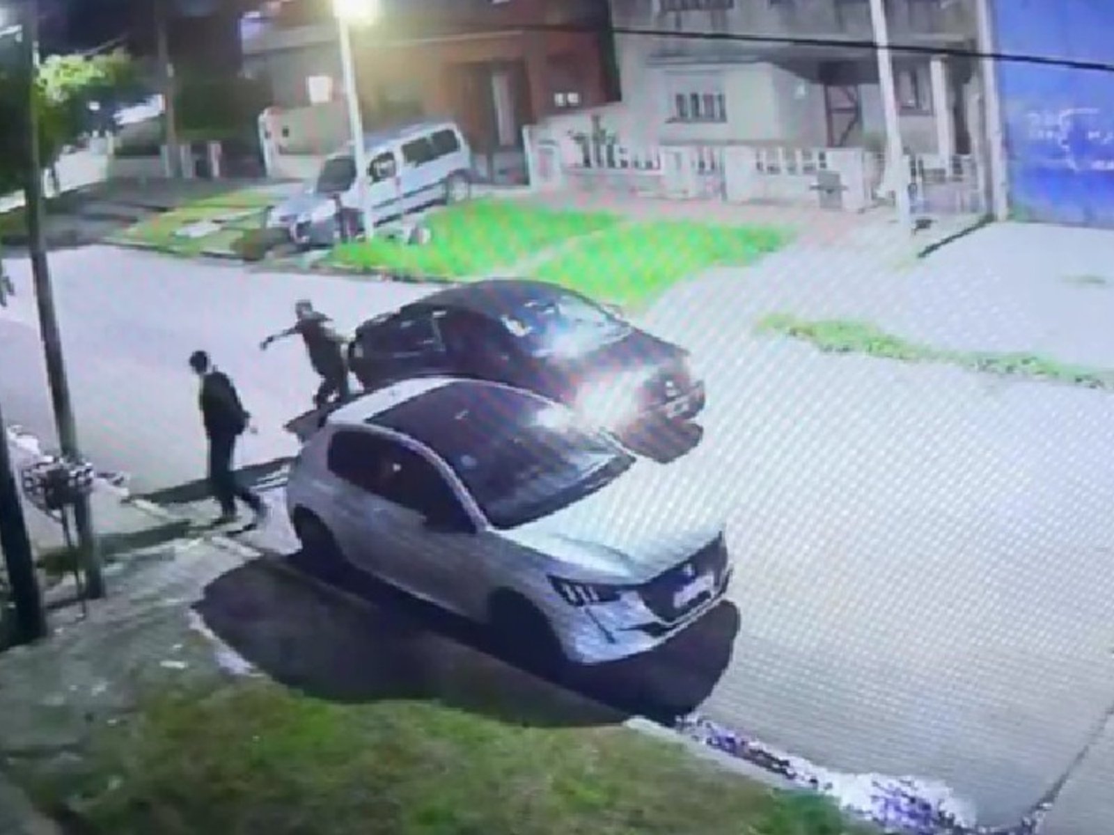 mataron a sangre fría a un joven que volvía de la facultad para robarle la mochila y el celular