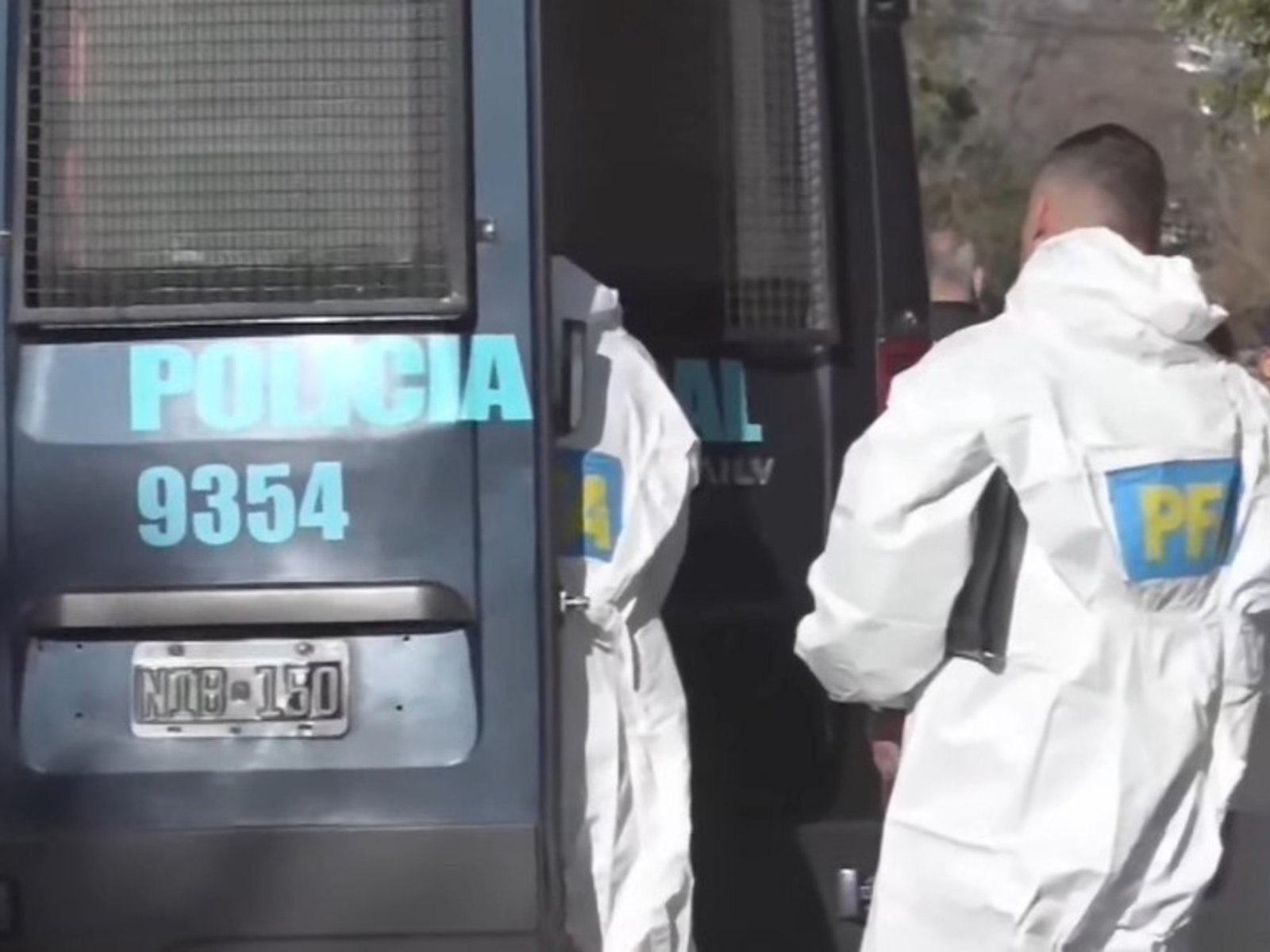 un nene de 12 años encontró el cuerpo de su madre enterrado en la casa de su pareja