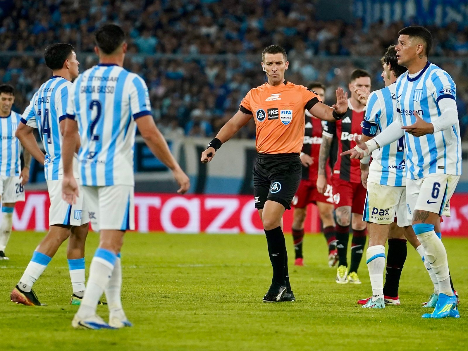 ¿volverá a jugar en Racing tras otra indisciplina?