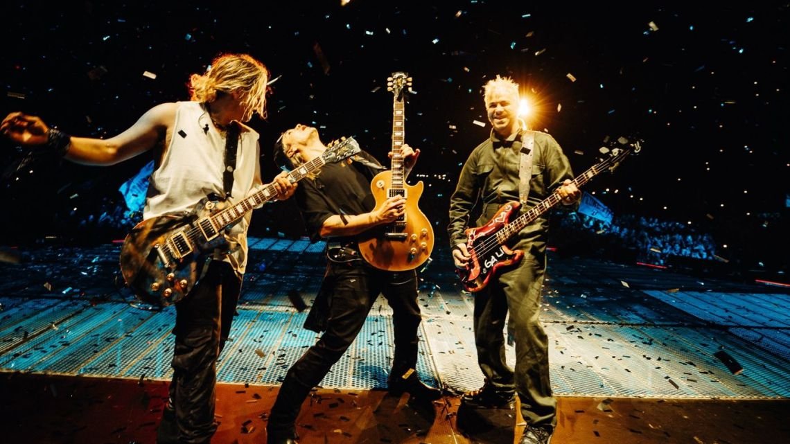 Airbag convirtió Vélez en una guerra rockera entre pogos salvajes, un avión gigante y un setlist que rompió todas las reglas