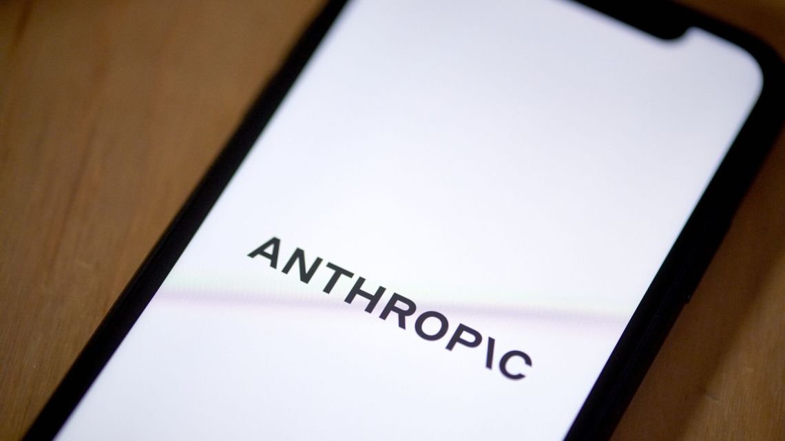 Anthropic cierra una ronda con valoración récord de US$965.000 millones, superando a OpenIA