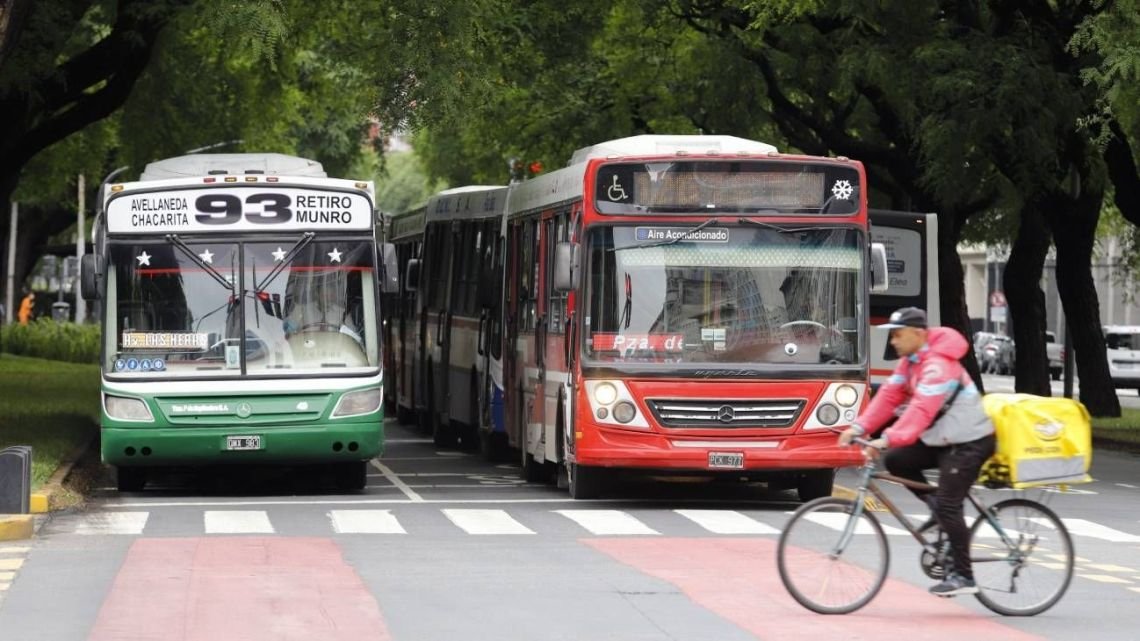 Aumentan colectivos y subte en Mayo: cuánto más hay que "cargar" en la SUBE (y los bolsillos)