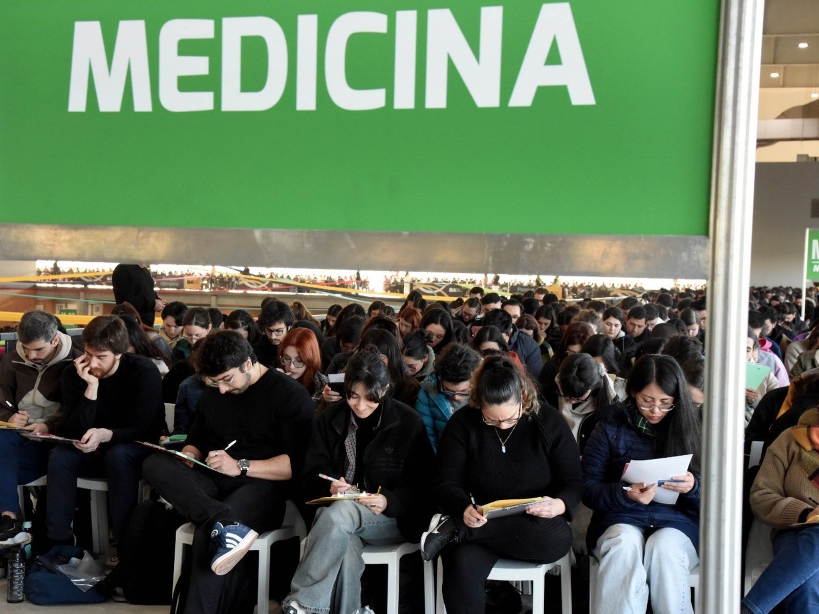 Cambia el examen de residencias médicas con nuevas reglas y desde ahora se hará con una tablet