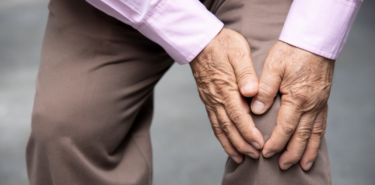 Cambian el consenso sobre los suplementos de calcio y vitamina D para prevenir fracturas y caídas en adultos