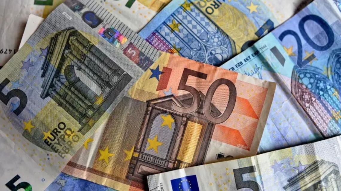 Cotización del euro y euro blue hoy, miércoles 27 de mayo