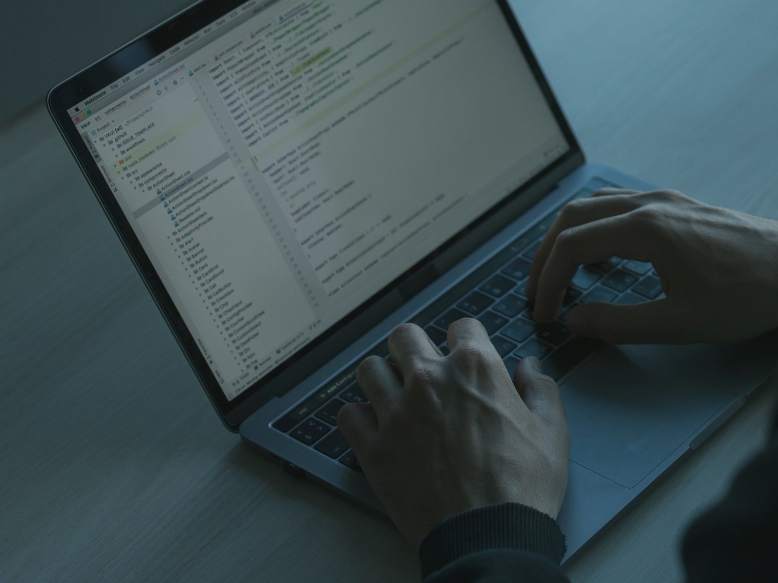 Desarticulan una banda de hackers que robaba datos de organismos públicos y privados para venderlos