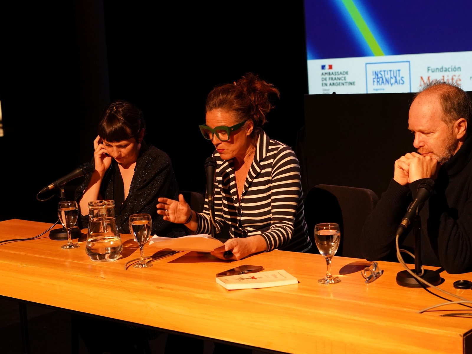 Diego Golombek y Phoebe Hadjimarkos-Clarke analizaron cómo la ciencia y la ficción inventan el mundo