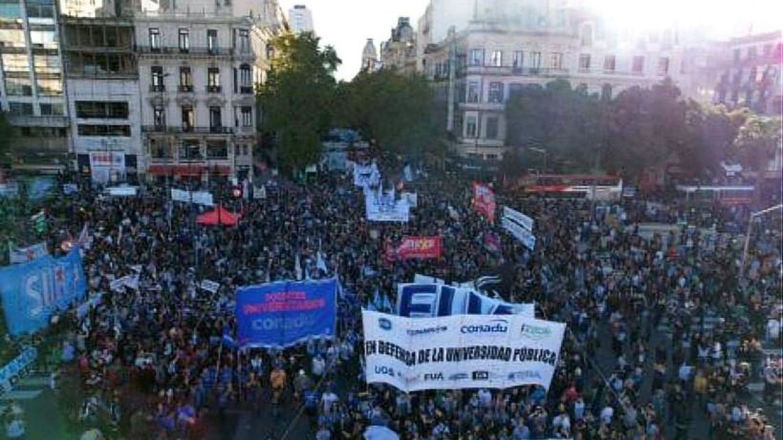El Gobierno abre una mesa de diálogo por los fondos de los hospitales, pero ratifica el freno a la ley de financiamiento