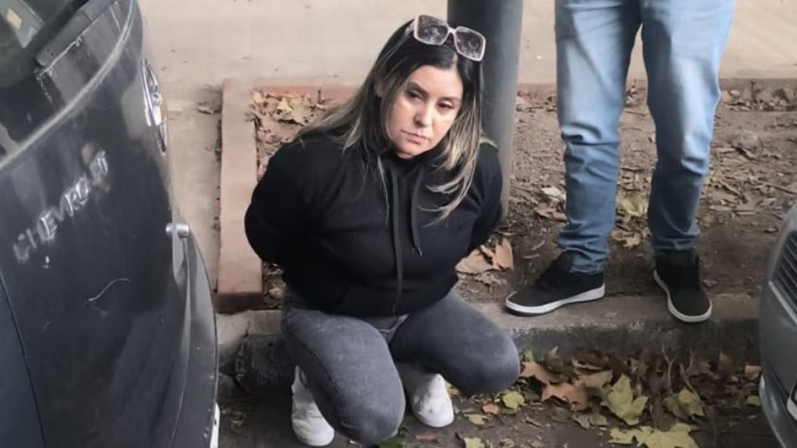 El caso de la docente de plástica que se hacía pasar por médica y está acusada de homicidio