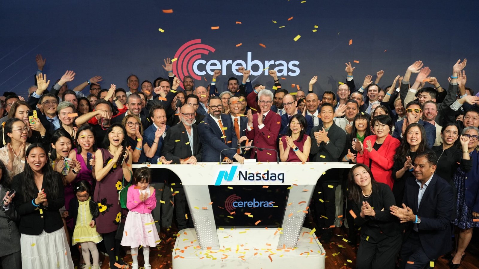 El fabricante de chips de IA Cerebras dispara sus acciones un 100% en su debut bursátil