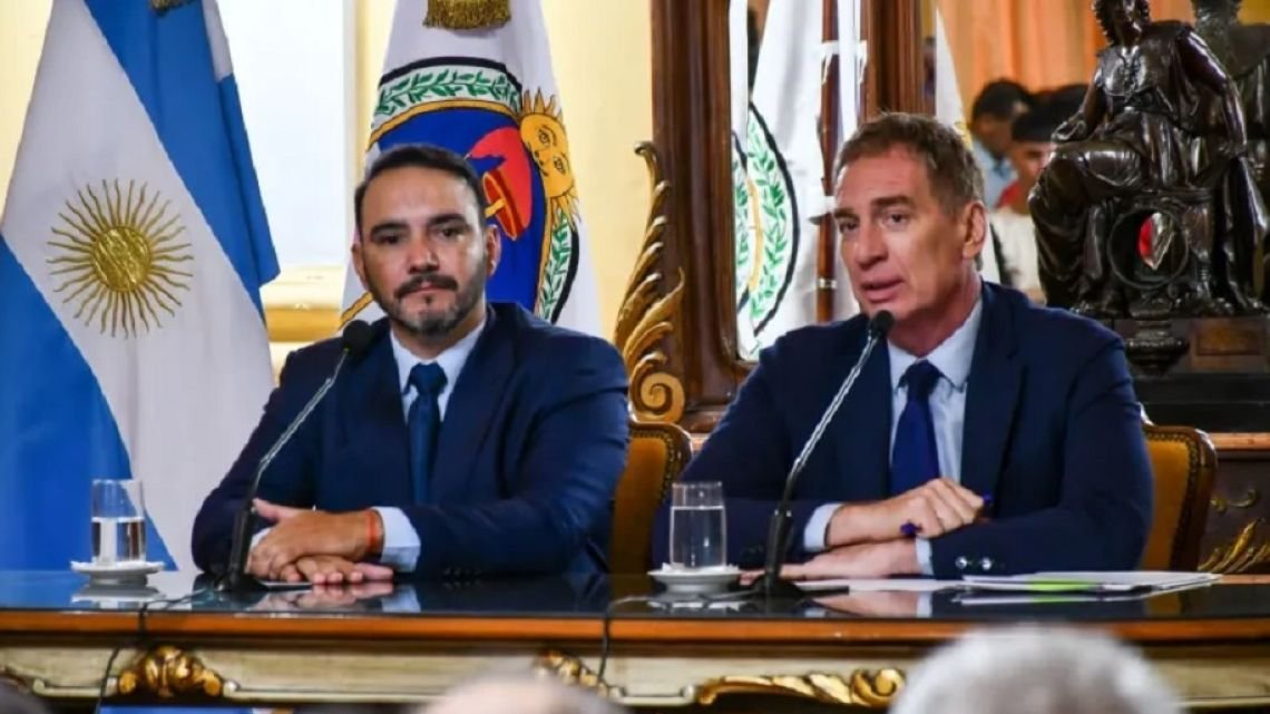El gobernador de Corrientes viaja a Buenos Aires: busca destrabar el traspaso de tierras nacionales