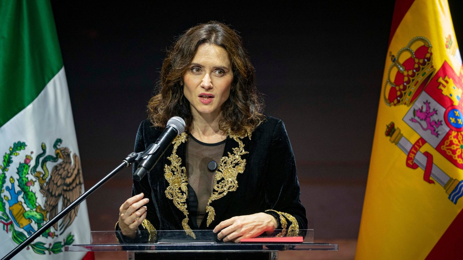 Isabel Díaz Ayuso en el homenaje al mestizaje y a Hernán Cortés, en Ciudad de México, este lunes.