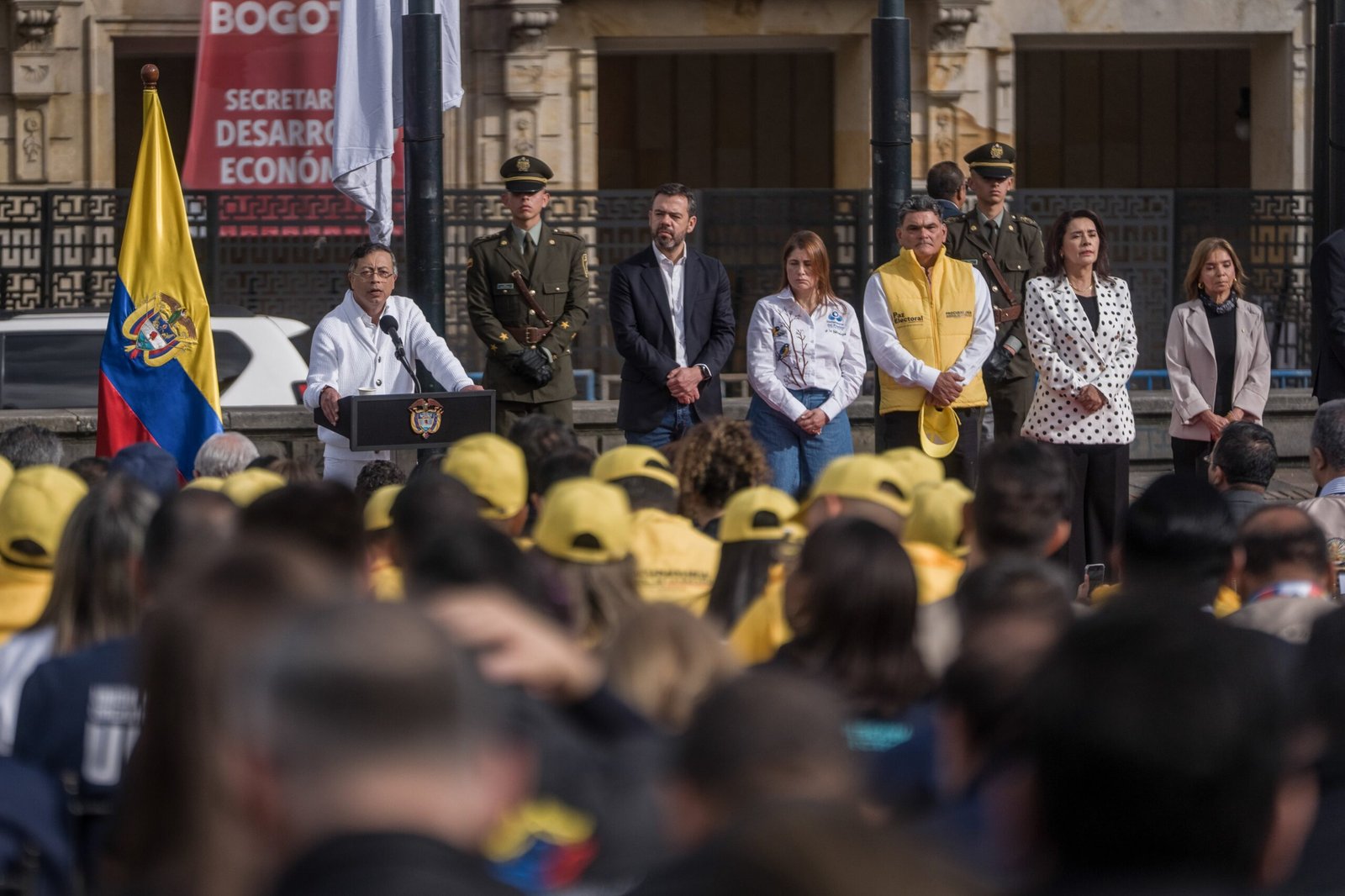 Gustavo Petro, en la inauguración de las elecciones presidenciales, este domingo en Bogotá.