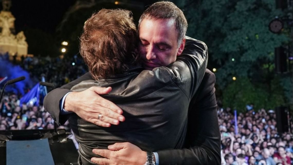En medio de la interna en el Gobierno, Milei recibe a Adorni para repasar agenda de gestión