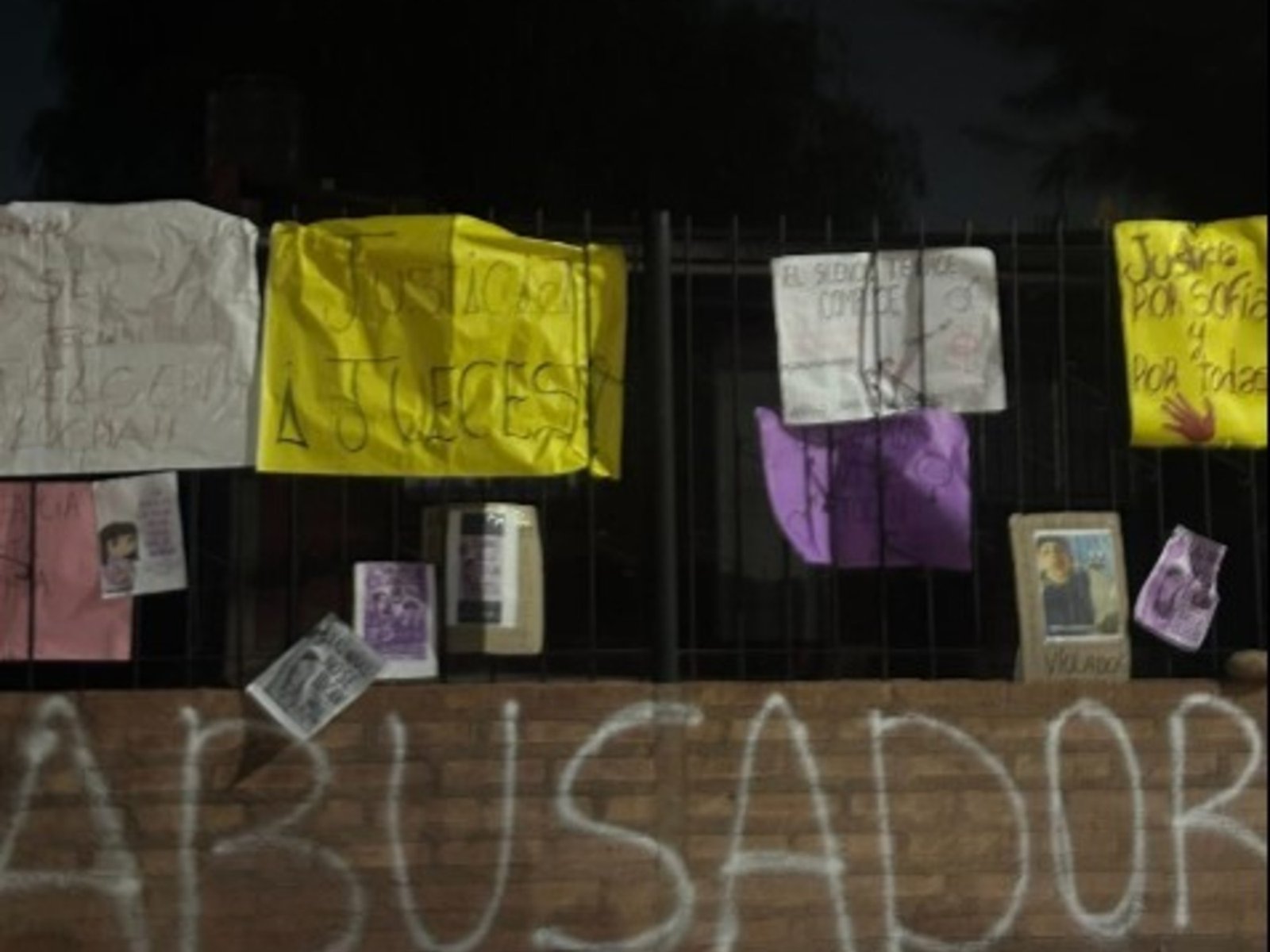 Filtran videos de un presunto abuso de un hombre a dos nenas y quedó detenido por una «pueblada» de los vecinos