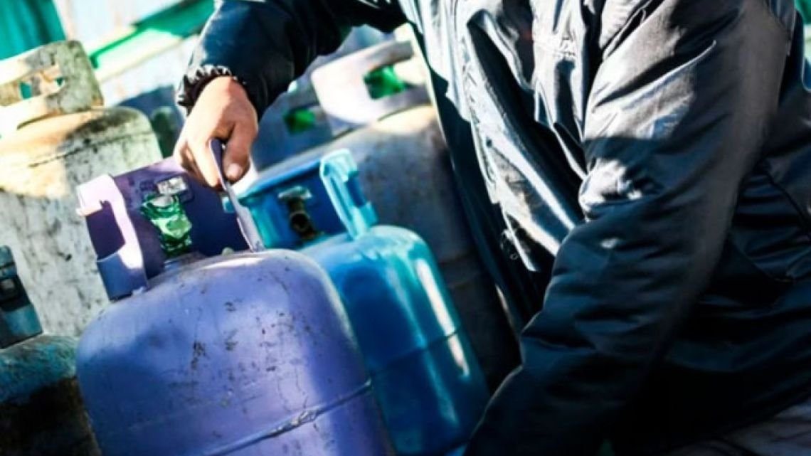 Garrafa social en zonas frías: cómo anotarse para recibir el subsidio de ANSES