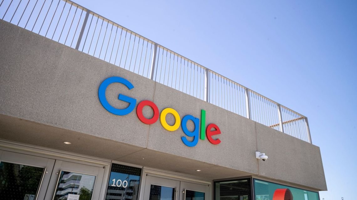 Google reinventa su buscador y acelera en la carrera de la IA para frenar a OpenAI