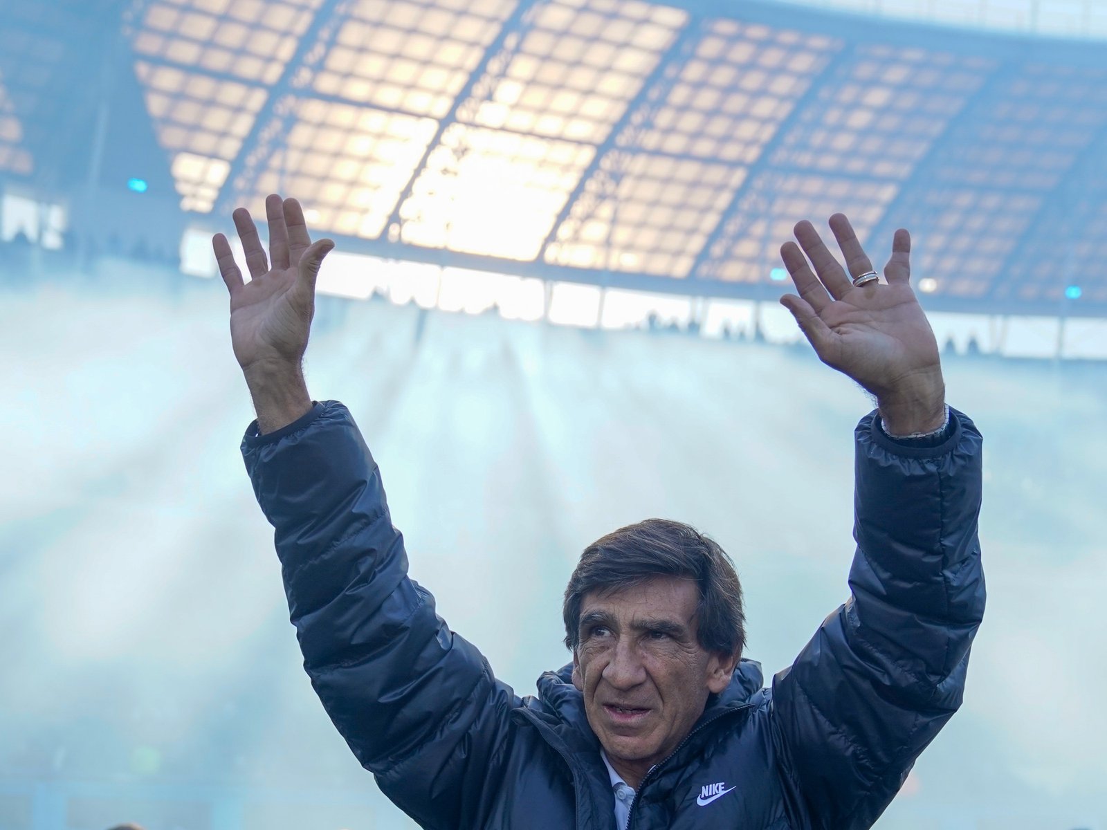 Gustavo Costas se despidió de los hinchas de Racing sin mencionar a la dirigencia