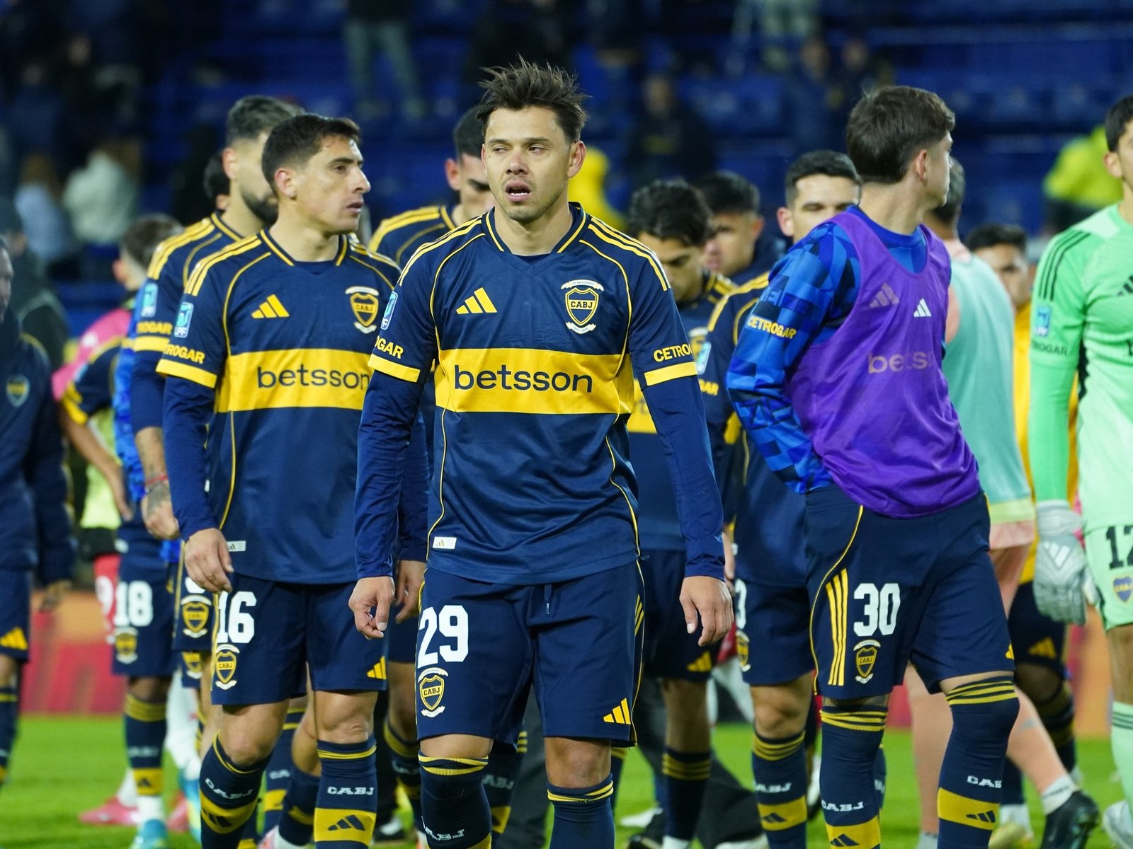 Huracán aprovechó las impericias de un Boca que se pinchó demasiado rápido en el Apertura y ahora se llenó de dudas
