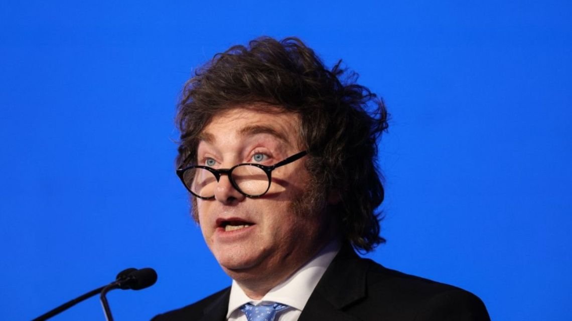 Javier Milei compartió un mapa económico falso y una universidad desmintió haberlo hecho
