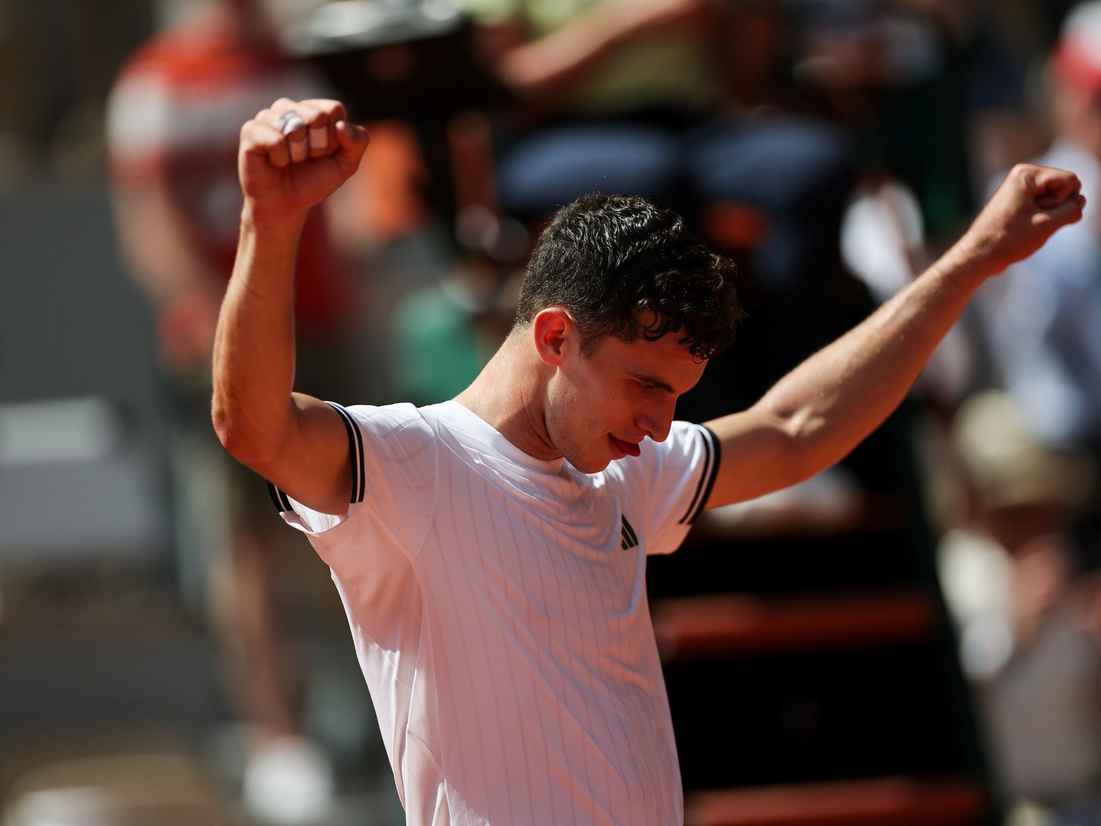 Juan Manuel Cerúndolo sobrevivió a casi seis horas de batalla y sigue soñando en Roland Garros