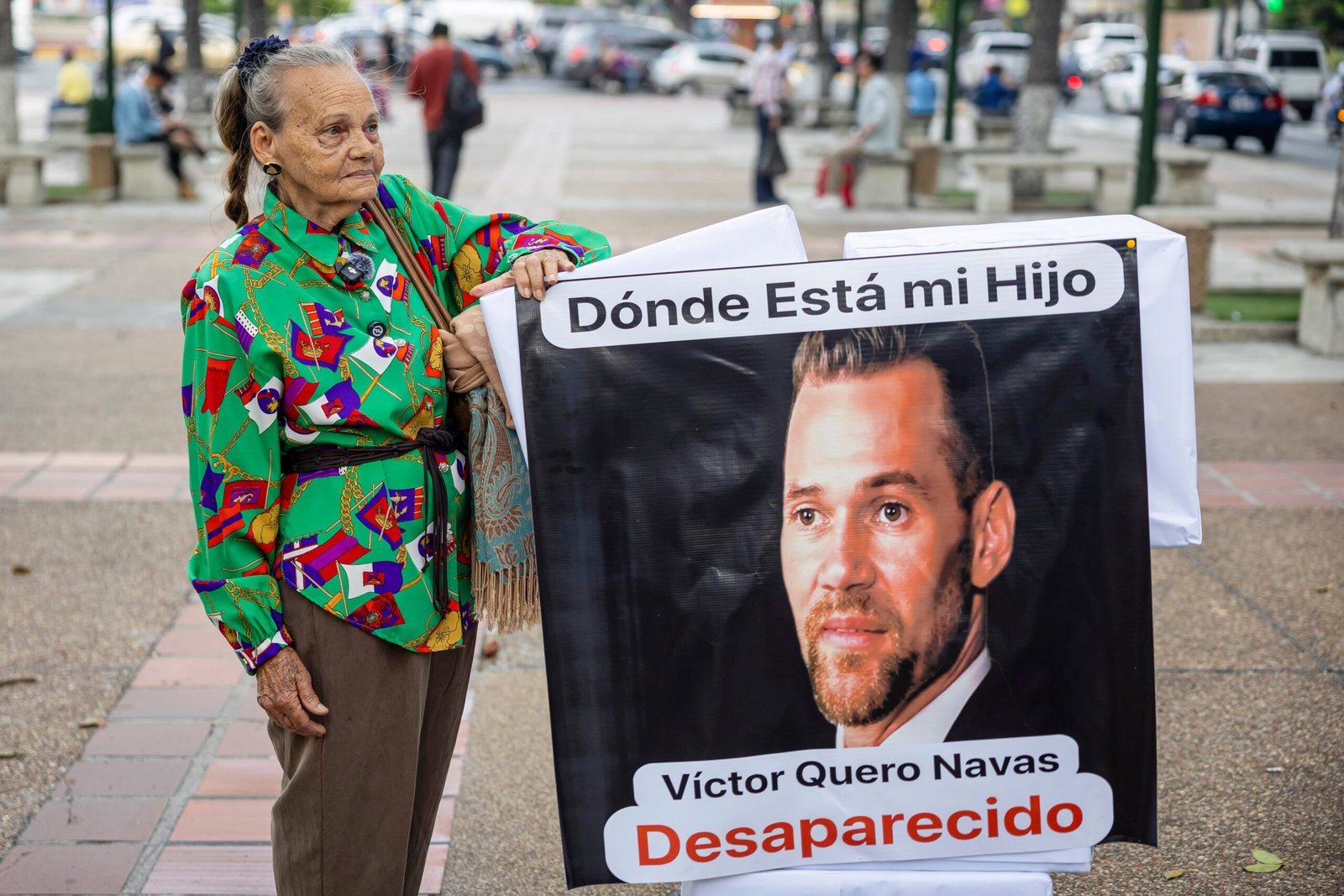 La búsqueda de una madre venezolana de 82 años termina con una tumba marcada con un papel