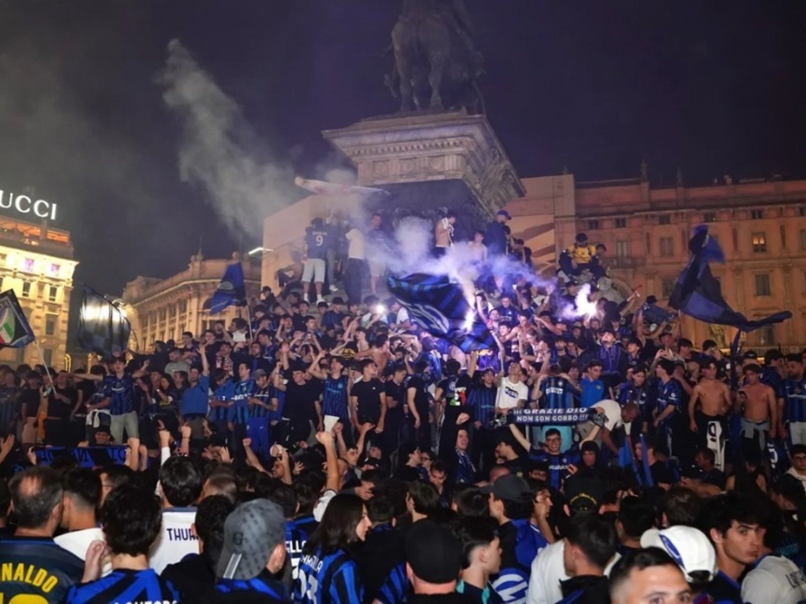 La fiesta del Inter campeón: Lautaro cantó desde el balcón :: Olé