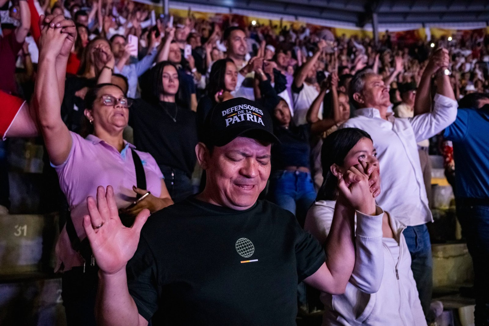 Seguidores de Abelardo de la Espriella, en un acto de campaña, en Cali,el 12 de marzo.