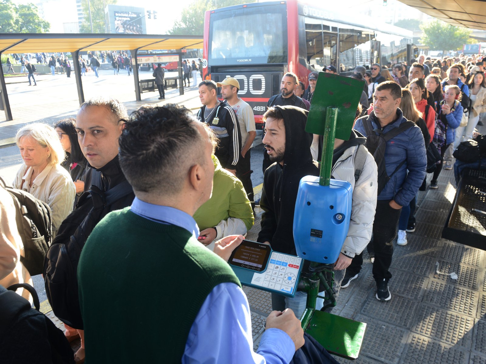 Las empresas de colectivos dicen que el Gobierno se comprometió a pagar subsidios atrasados y comenzarán a normalizar las frecuencias