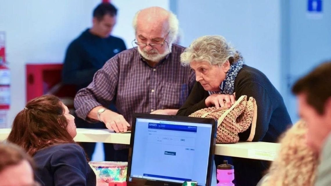 Las jubilaciones docentes aumentarán hasta 9,86% en junio, pero seguirán por debajo de la inflación