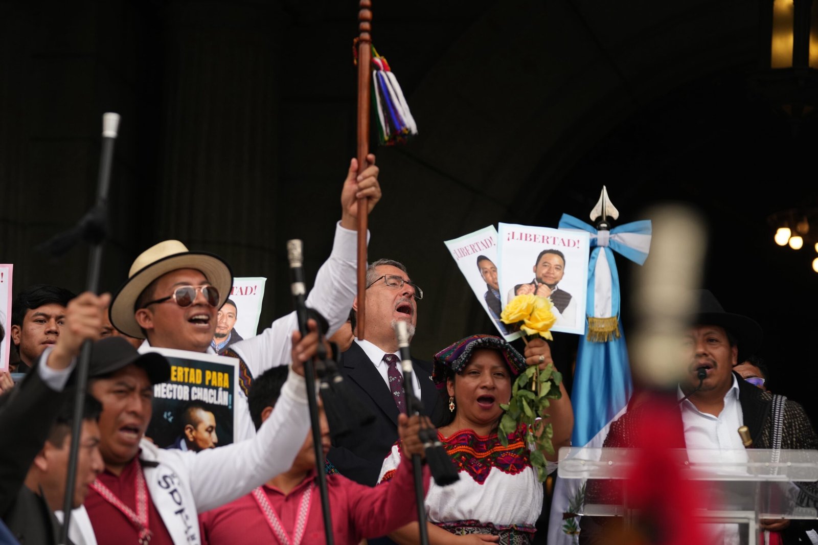 Los líderes indígenas que salvaron la presidencia de Arévalo en Guatemala cumplen un año en la cárcel acusados de “terrorismo”