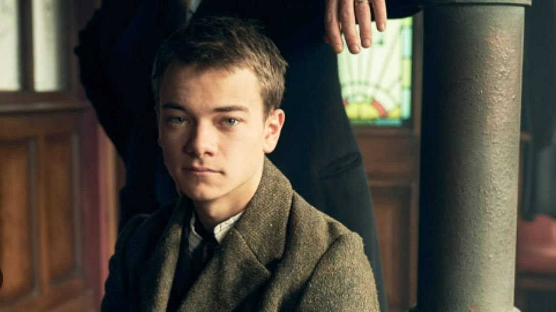 Primer vistazo a la secuela de Peaky Blinders: Charlie Heaton se convierte en el hijo de Tommy Shelby