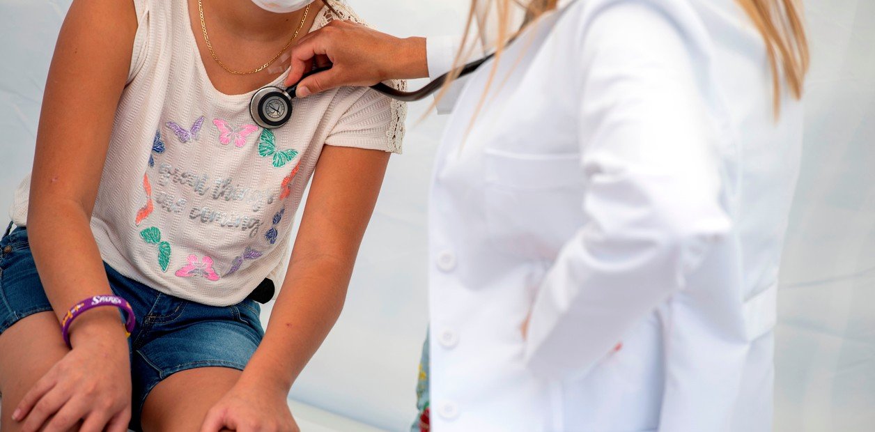 Rompe el silencio Pfizer al conocerse la verdad sobre la relación entre la vacuna del Covid y la muerte de niños