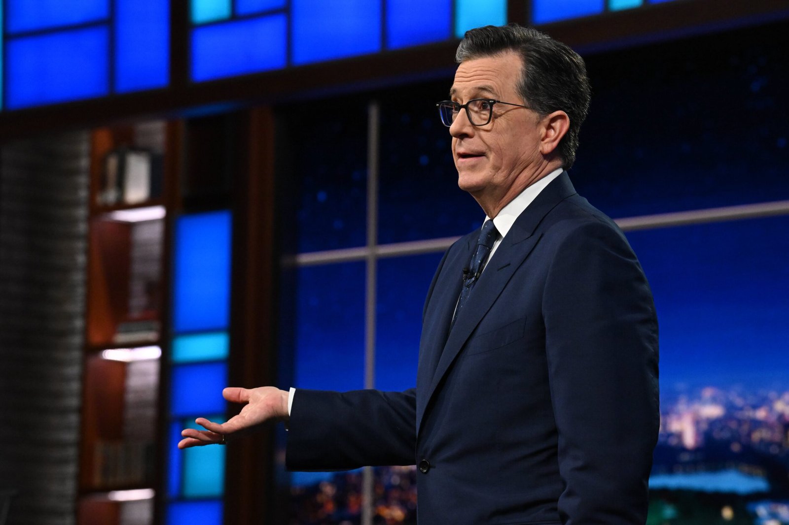 Stephen Colbert imagina una fábula apocalíptica en su último programa, cancelado después de 33 años tras criticar a Trump