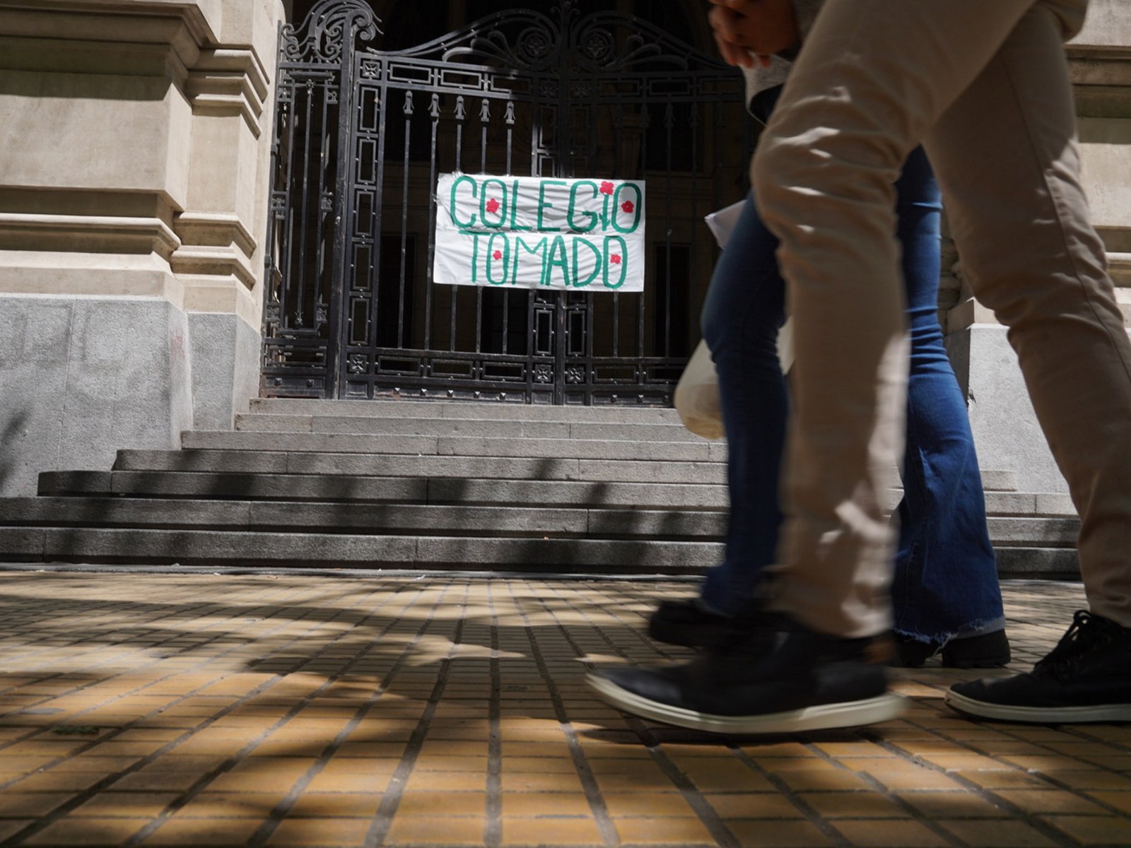 Toman el Colegio Nacional Buenos Aires y el Carlos Pellegrini en reclamo por el financiamiento universitario