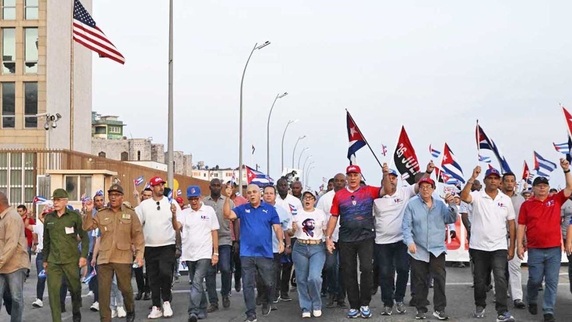 Trump presiona a Cuba y afirma que tomará la isla “casi de inmediato”