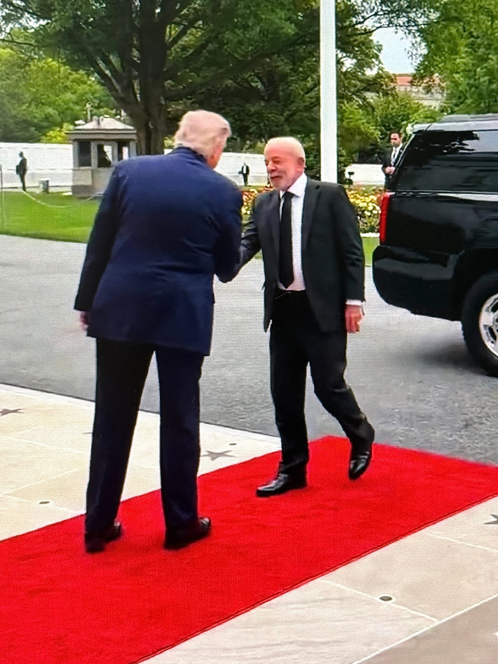 Trump y Lula se reúnen en un “paso importante” para relanzar la relación de Estados Unidos y Brasil