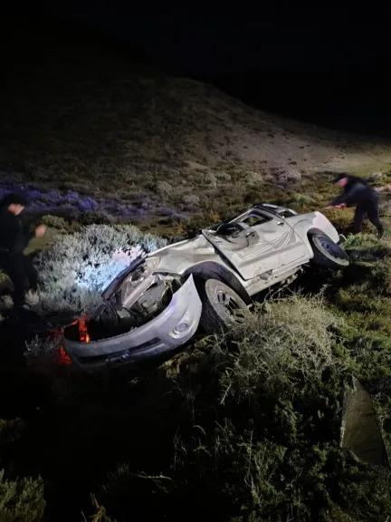 Un conductor alcoholizado volcó su camioneta en el Infiernillo