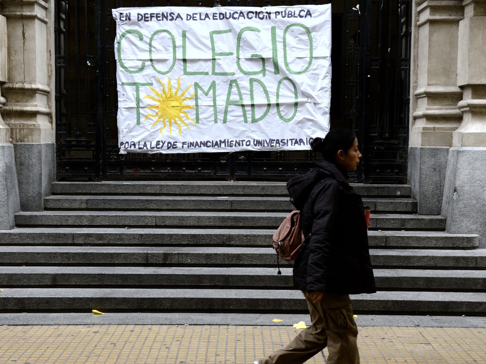 a menos de 24 horas de haber levantado la medida, los alumnos del Nacional Buenos Aires retomaron la protesta