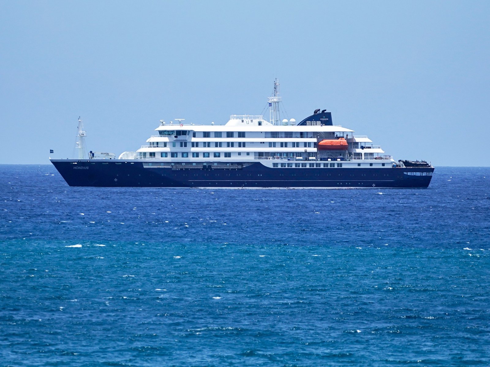 cómo será el operativo para desinfectar el MV Hondius y aislar a la tripulación en Países Bajos