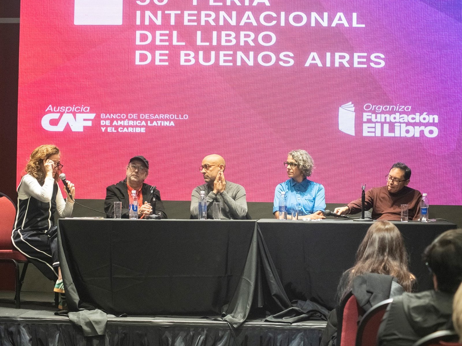 cuatro autores contemporáneos reflexionaron sobre escritura y creatividad