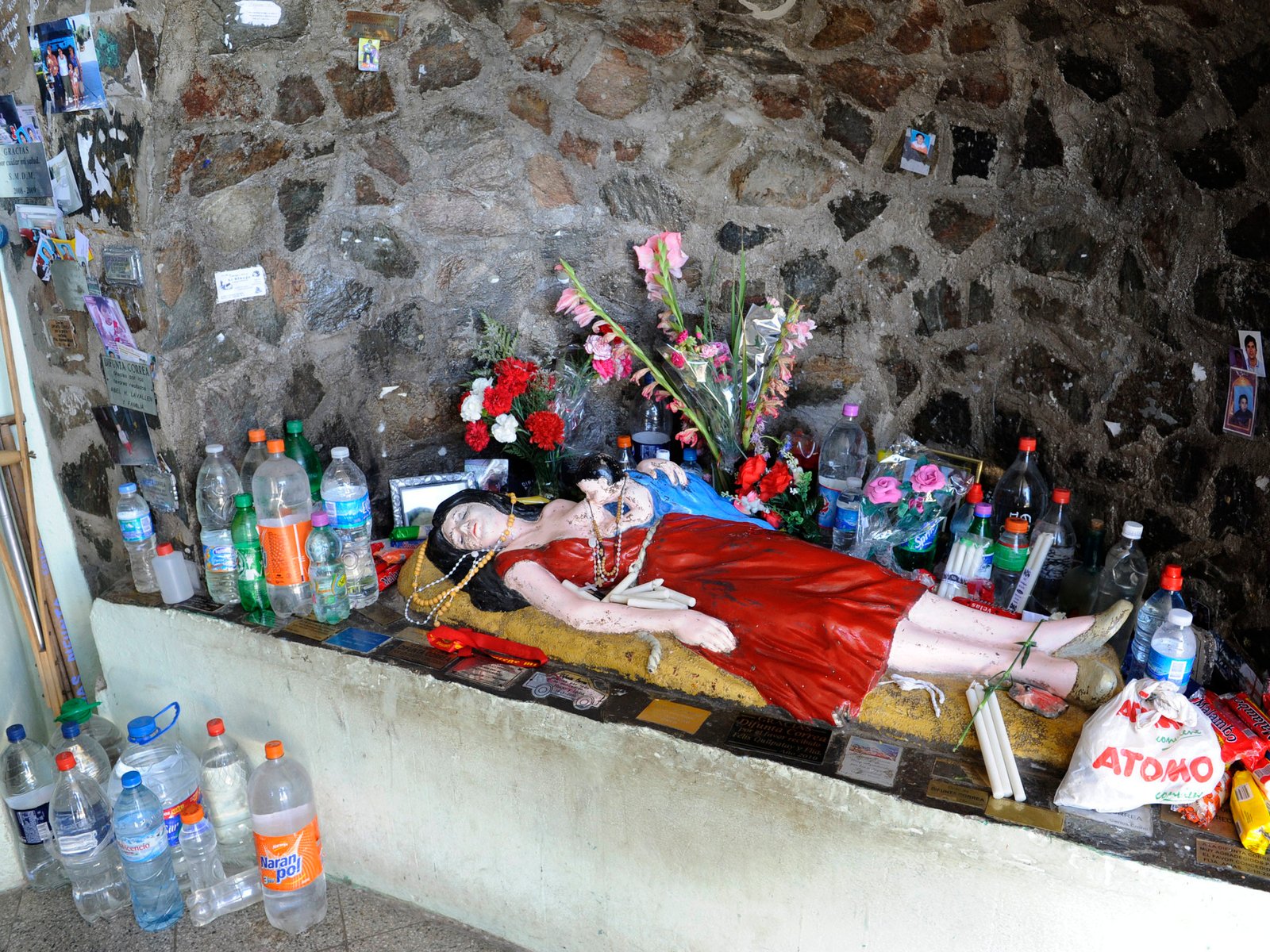 la Iglesia y la Universidad quieren saber si existió la Difunta Correa
