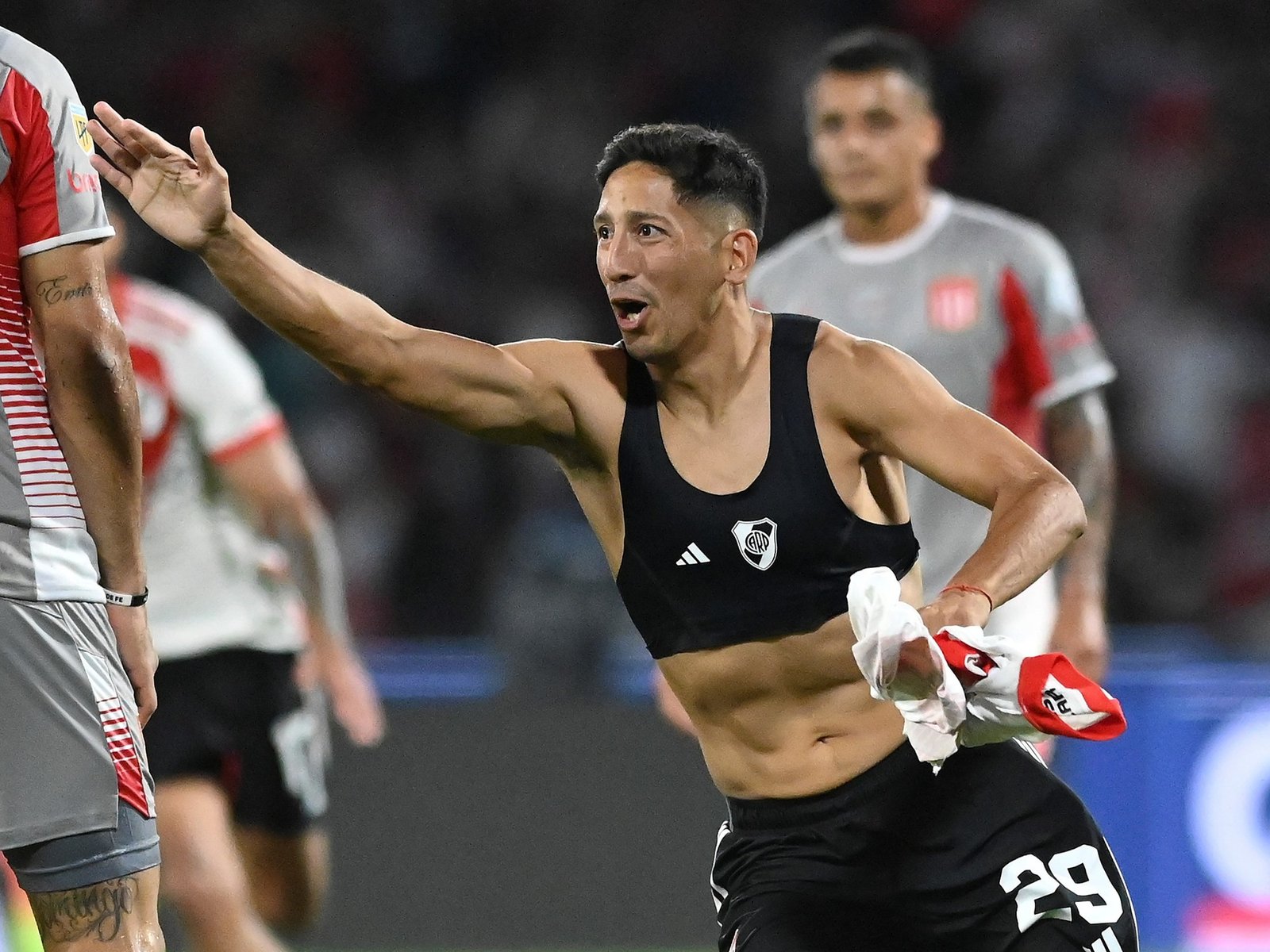 la racha de las 12 vueltas ajenas que castiga a los grandes y el karma del máximo favorito